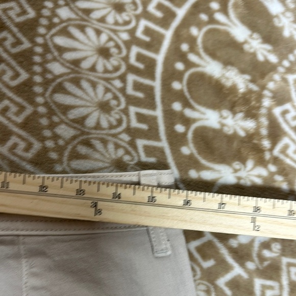 Universal Thread High-Rise Flare Jeans - Cream - Picture 7 of 12